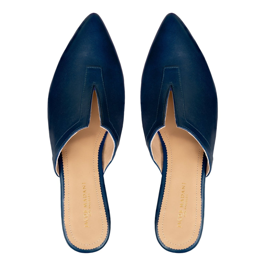 Pointy-toe Flat Mule in Calfskin with Slit