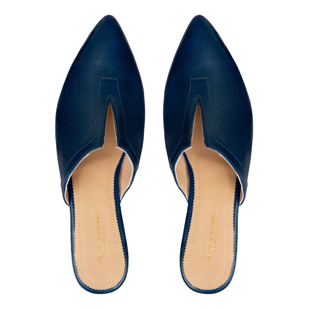 Pointy-toe Flat Mule in Calfskin with Slit