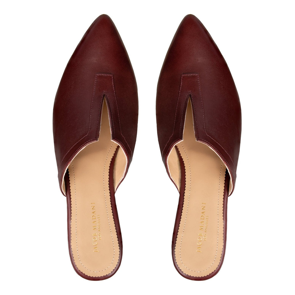 Pointy-toe Flat Mule in Calfskin with Slit