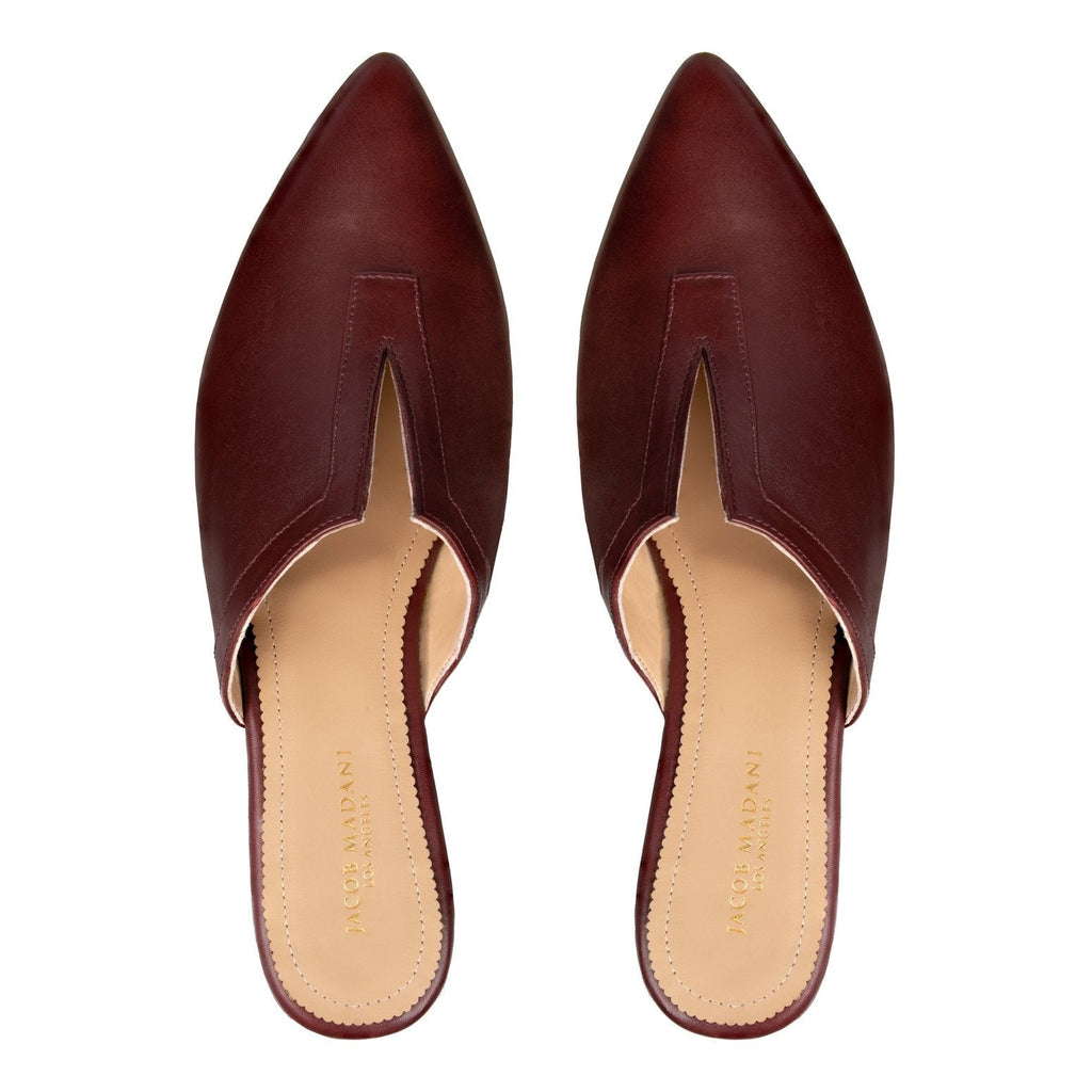 Pointy-toe Flat Mule in Calfskin with Slit